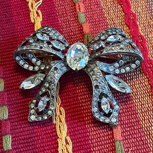 Eisenberg Vintage Rhinestone brooch.